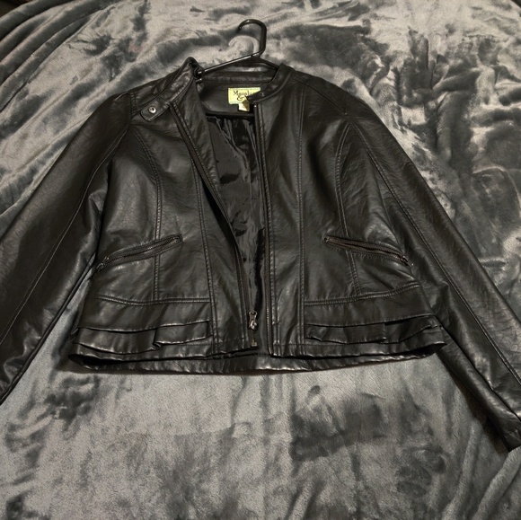 Leather jacket - Picture 2 of 2